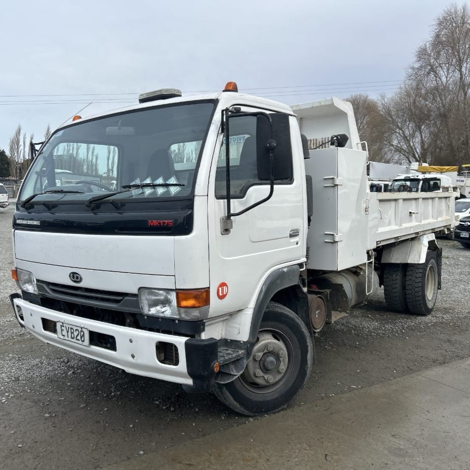 nissan tipper truck 5 ton